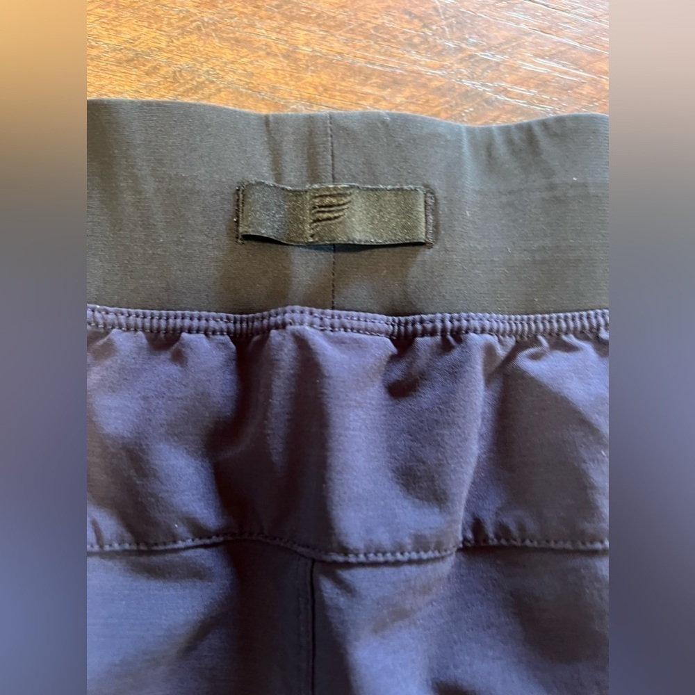 Fabletics Lightweight Unlined 7" Inseam The Franchise Shorts Navy Blue sz XL - Picture 5 of 8